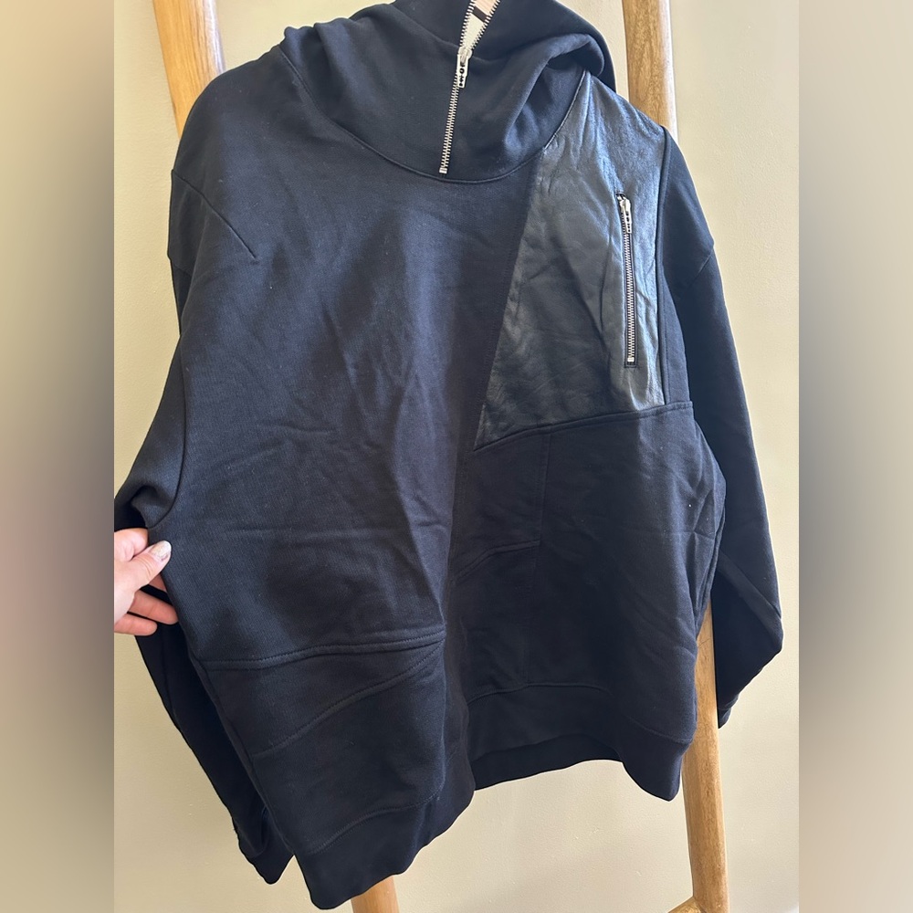 Alexander McQueen Black Hooded Sweater with Leather Zip Pocket - Picture 2 of 7